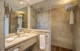 Ванная комната в Cleopatra Luxury Resort Makadi Bay