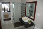 Ванная комната в Canary Beach Resort
