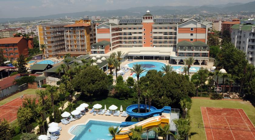 Отель Insula Resort & Spa