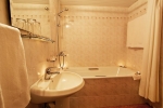 Ванная комната в Ljuljak Hotel