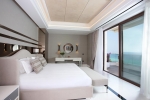 Кровать или кровати в номере Pomegranate Wellness Spa Hotel