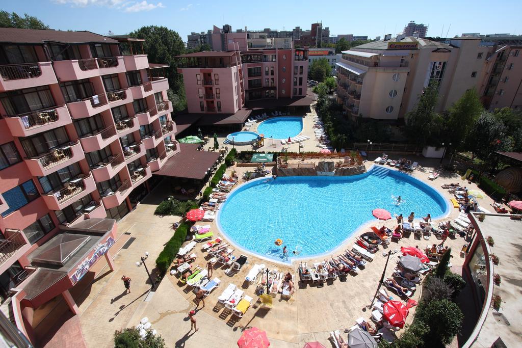 Отель Вид на бассейн в Izola Paradise Hotel - All Inclusive или окрестностях