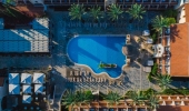 Вид на бассейн в Napa Plaza Hotel (Adults Only) или окрестностях