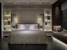 Кровать или кровати в номере Rosewood Phuket