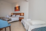 Кровать или кровати в номере Avlida Hotel
