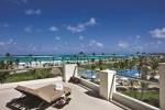 Вид на бассейн в Hard Rock Hotel & Casino Punta Cana - All Inclusive или окрестностях