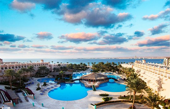 Отель Otium Pyramisa Beach Resort 5* уже был открыт 10.08.2020 и принимает туристов со всем своим радушием и гостеприимством! А сертификат безопасного отдыха  уже был получен!