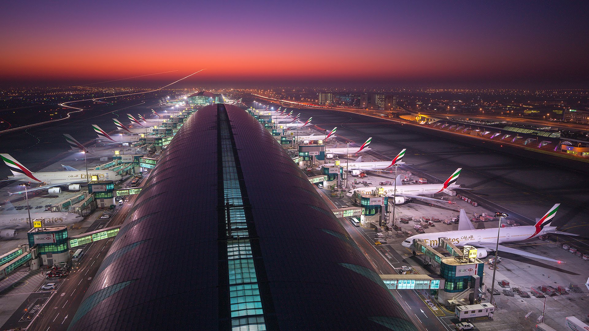В аэропорту Дубая изменились правила упаковки багажа