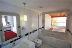 Ванная комната в Batihan Beach Resort & Spa - 24H All Inclusive
