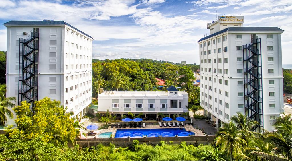Вид на бассейн в Phu Quoc Ocean Pearl Hotel или окрестностях