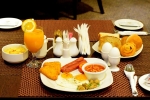 Завтрак для гостей Nejoum Al Emarat