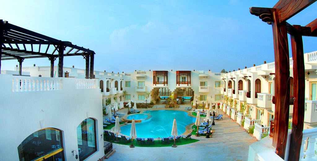 Отель Вид на бассейн в Oriental Rivoli Hotel & Spa или окрестностях