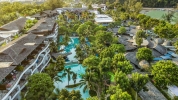 Holiday Inn Resort Krabi Ao Nang Beach с высоты птичьего полета