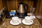 Принадлежности для чая и кофе в Sun Hall Hotel