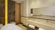 Ванная комната в Parklane, a Luxury Collection Resort & Spa, Limassol