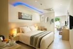 Кровать или кровати в номере Pernera Beach Hotel