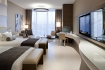 Телевизор и/или развлекательный центр в Yas Hotel, Abu Dhabi