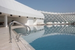 Бассейн в Yas Hotel, Abu Dhabi или поблизости