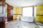 Ванная комната в Diamond Bay Resort & Spa