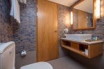 Ванная комната в Pine Bay Holiday Resort