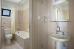 Ванная комната в Christabelle Hotel Apartments 