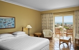 Кровать или кровати в номере Sheraton Soma Bay Resort