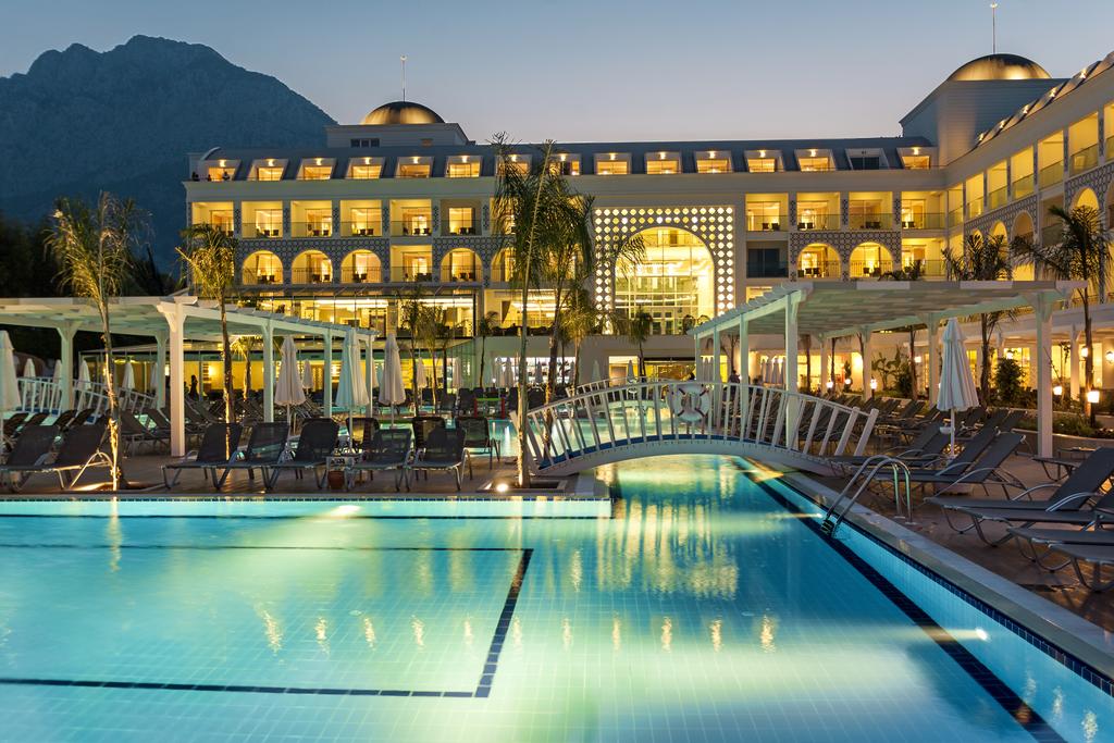 Отель Бассейн в Karmir Resort & Spa или поблизости