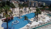 Вид на бассейн в Mediteran Hotel & Resort или окрестностях