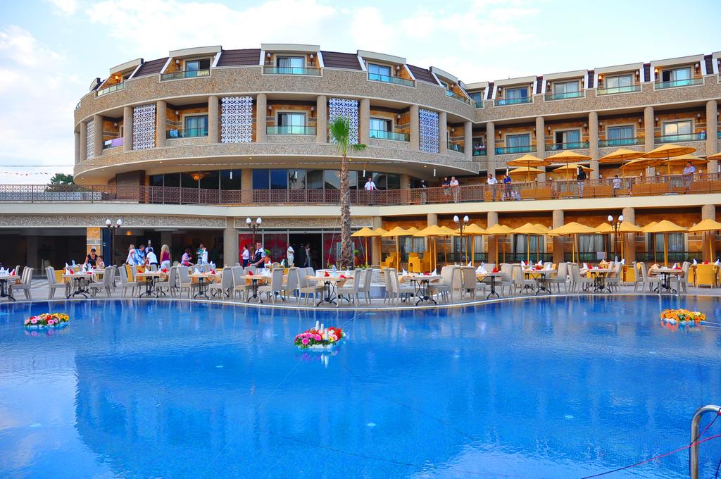 Отель Бассейн в Kemer Botanik Resort Hotel или поблизости