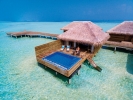 Вид на бассейн в Cocoon Maldives или окрестностях