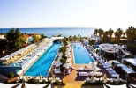 Вид на бассейн в Q Premium Resort Hotel - Ultra All Inclusive или окрестностях