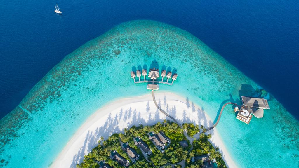 Отель Anantara Kihavah Maldives Villas с высоты птичьего полета
