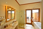 Ванная комната в Fihalhohi Island Resort