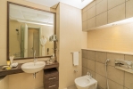 Ванная комната в Rixos The Palm Hotel & Suites