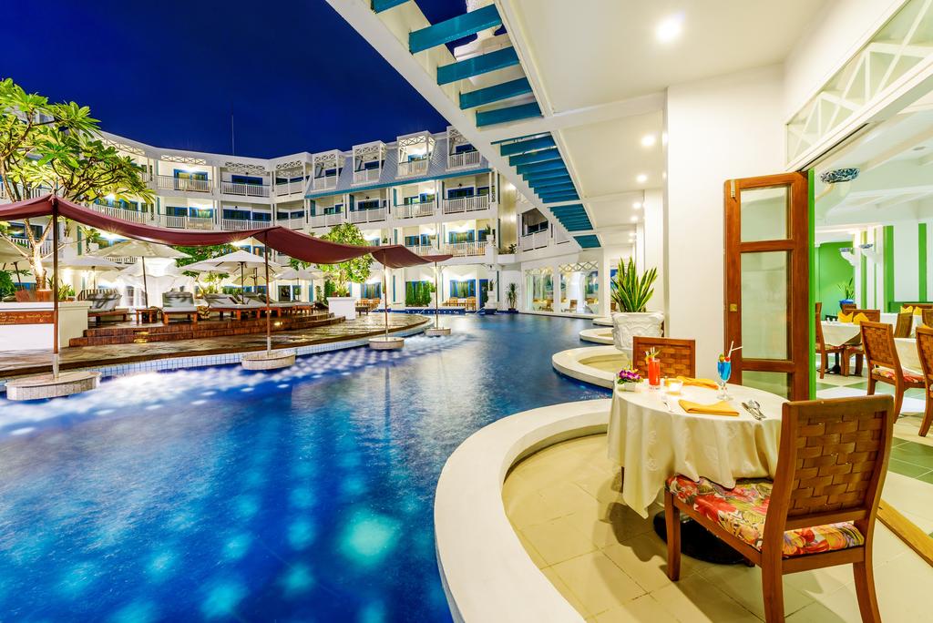 Отель Бассейн в Andaman Seaview Hotel - Karon Beach или поблизости