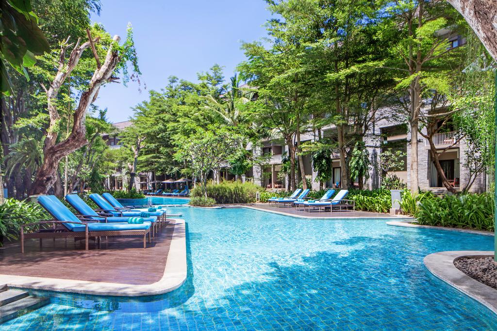 Отель Бассейн в Courtyard by Marriott Bali Nusa Dua Resort или поблизости