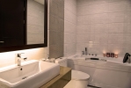 Ванная комната в Jie Jie Beach by Jetwing