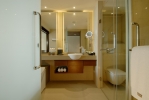 Ванная комната в The Westin Siray Bay Resort & Spa, Phuket