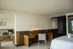 Кровать или кровати в номере The Westin Siray Bay Resort & Spa, Phuket