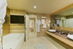 Ванная комната в Kamelya Selin Luxury Resort & SPA -Ultra All Inclusive