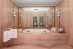 Ванная комната в Emerald Palace Kempinski Dubai