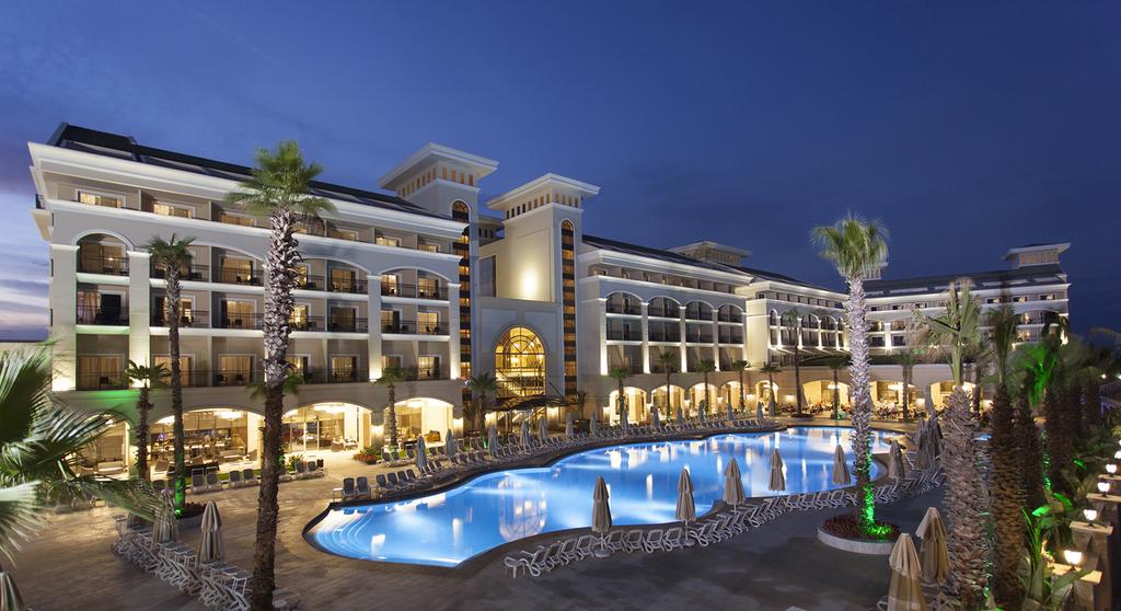 Отель Вид на бассейн в Alva Donna Exclusive Hotel & Spa или окрестностях
