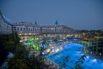 Вид на бассейн в Crystal Sunset Luxury Resort & Spa - Ultra All Inclusive или окрестностях