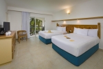 Кровать или кровати в номере Beachscape Kin Ha Villas & Suites