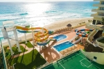 Вид на бассейн в Crown Paradise Club Cancun - Все включено или окрестностях