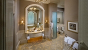 Ванная комната в Emirates Palace Hotel