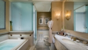 Ванная комната в Emirates Palace Hotel