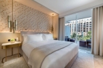 Кровать или кровати в номере Five Palm Jumeirah Dubai