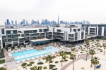 Вид на бассейн в Nikki Beach Resort & Spa Dubai или окрестностях