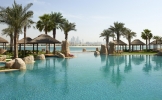 Бассейн в Sofitel The Palm, Дубай, Курорт и Спа или поблизости